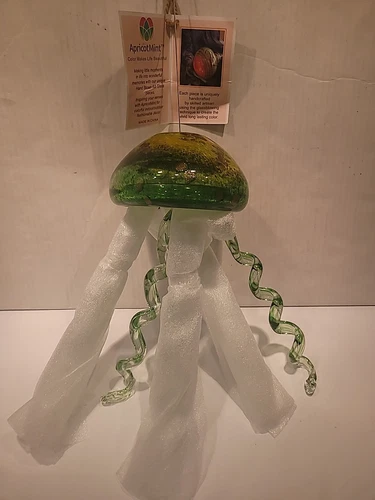 NEW Hand Blown Glass Jellyfish Green Wind chime Sun Catcher Garden Hanging