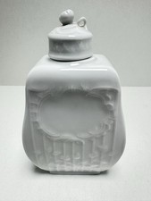 KPM Berlin, porcelain tea caddy with lid large, 1st choice, relief decor