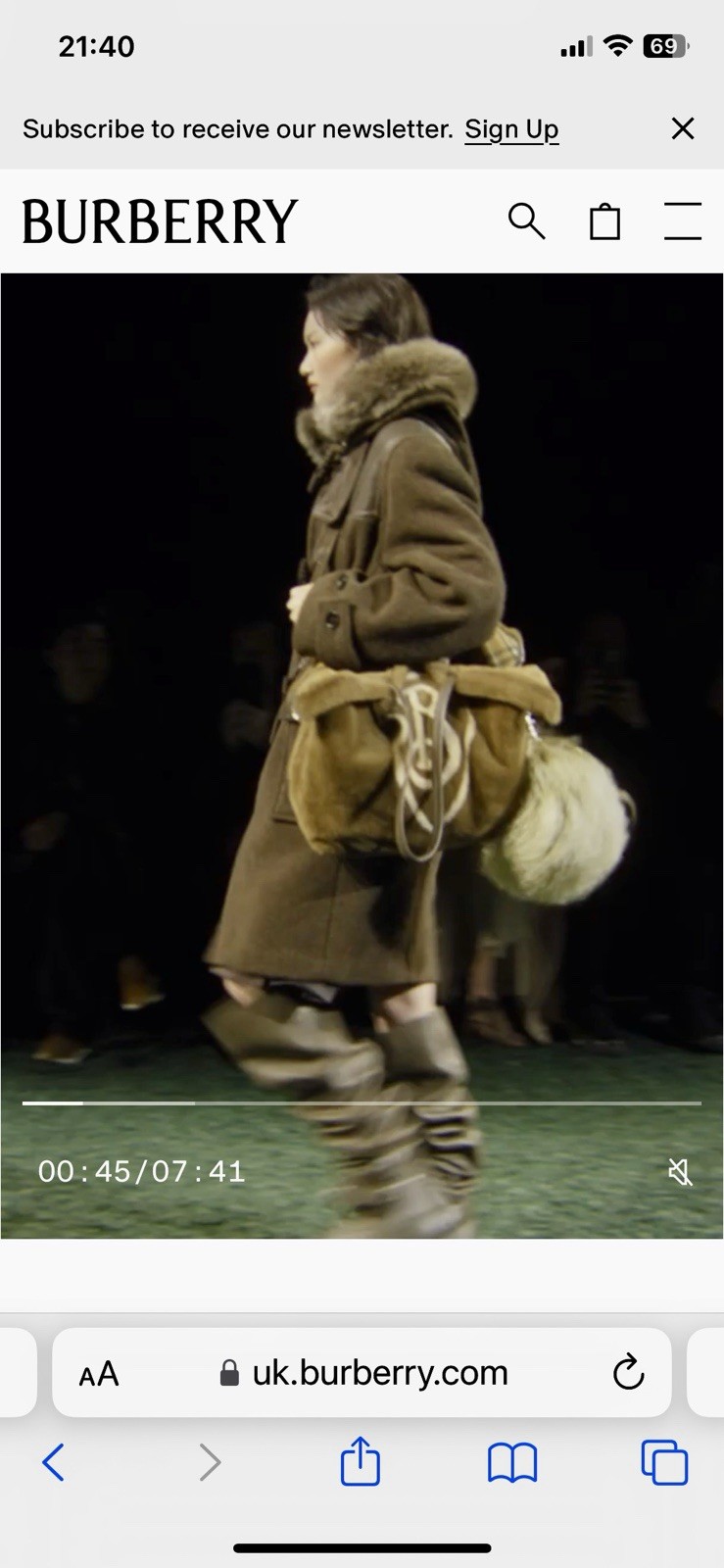 Burberry B Shield shearling Tote