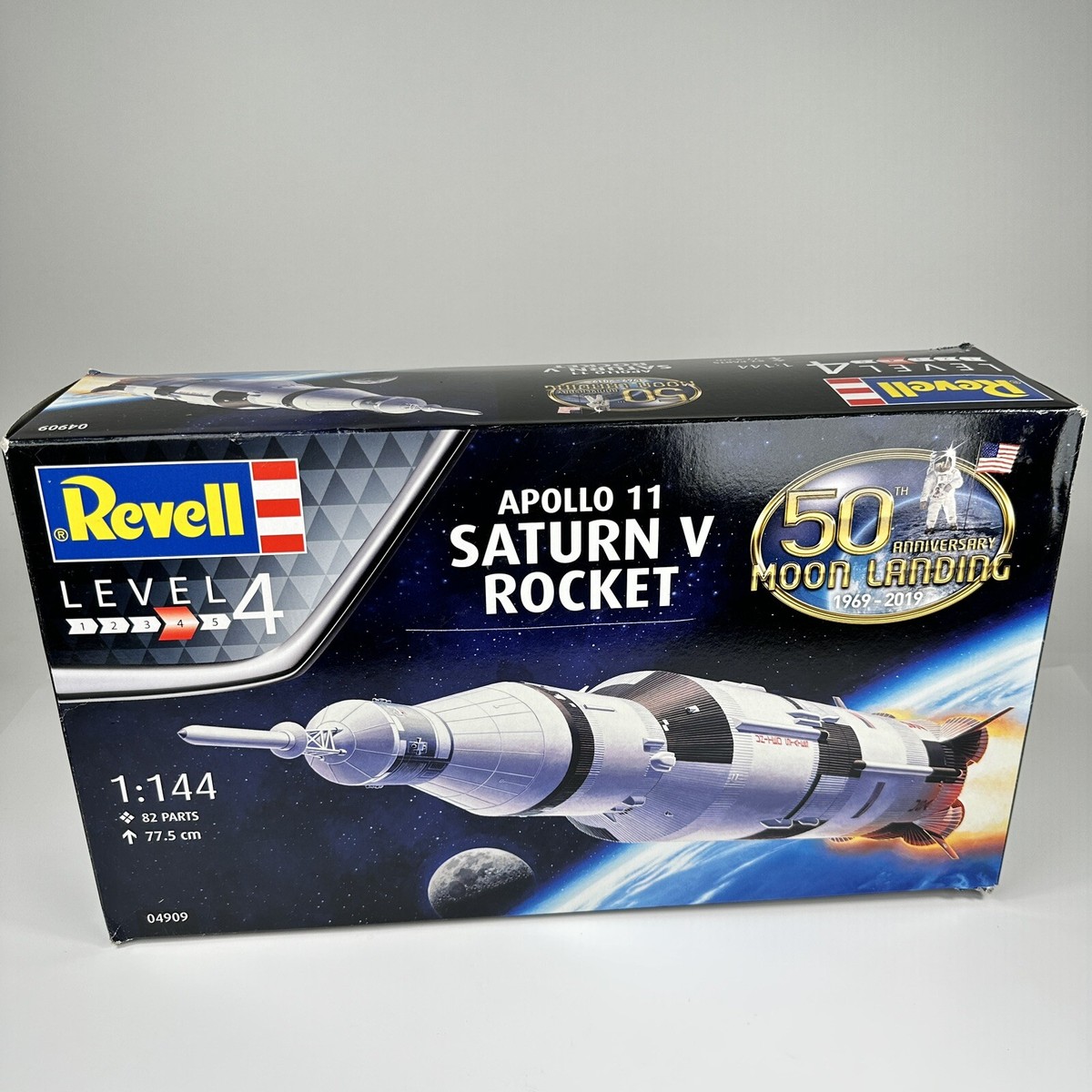 その他 Revell Apollo 11 Saturn V Rocket 1:144 Revell Apollo 11 Saturn V Model 1:144 Scale Plastic Model