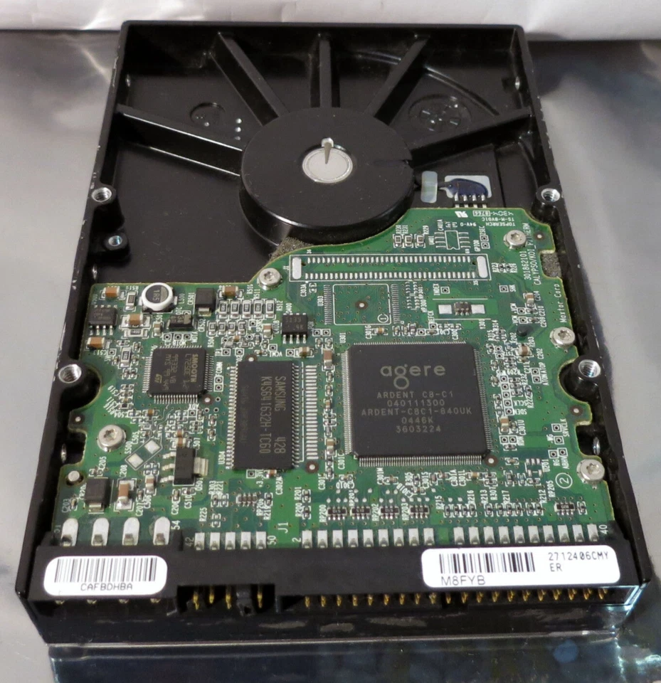 Maxtor DiamondMax Plus 9 200GB Internal 7200RPM 3.5" (6Y200P0) HDD - Image 2 of 3