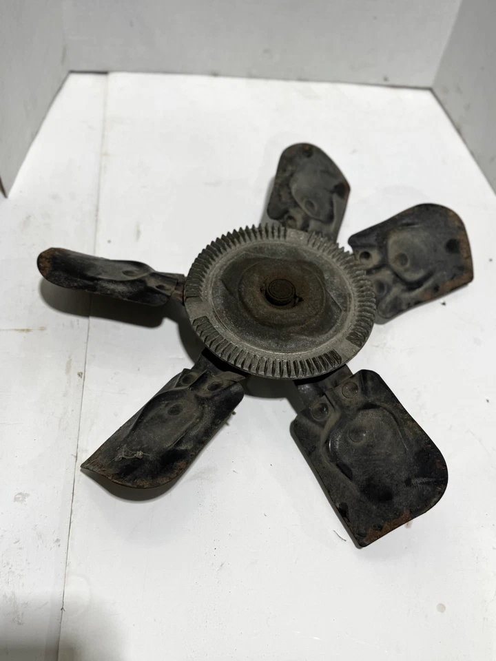1991 GMC/CHEVY C/K 1500 305 RADIATOR COOLING FAN BALDES USED OEM - Image 2 of 4