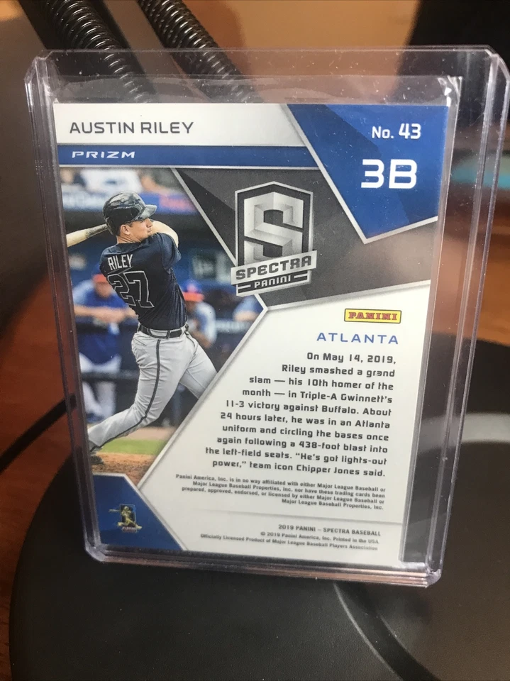 AUSTIN RILEY 2019 SPECTRA SILVER PRIZM ROOKIE #43 BRAVES RC - Image 2 of 2