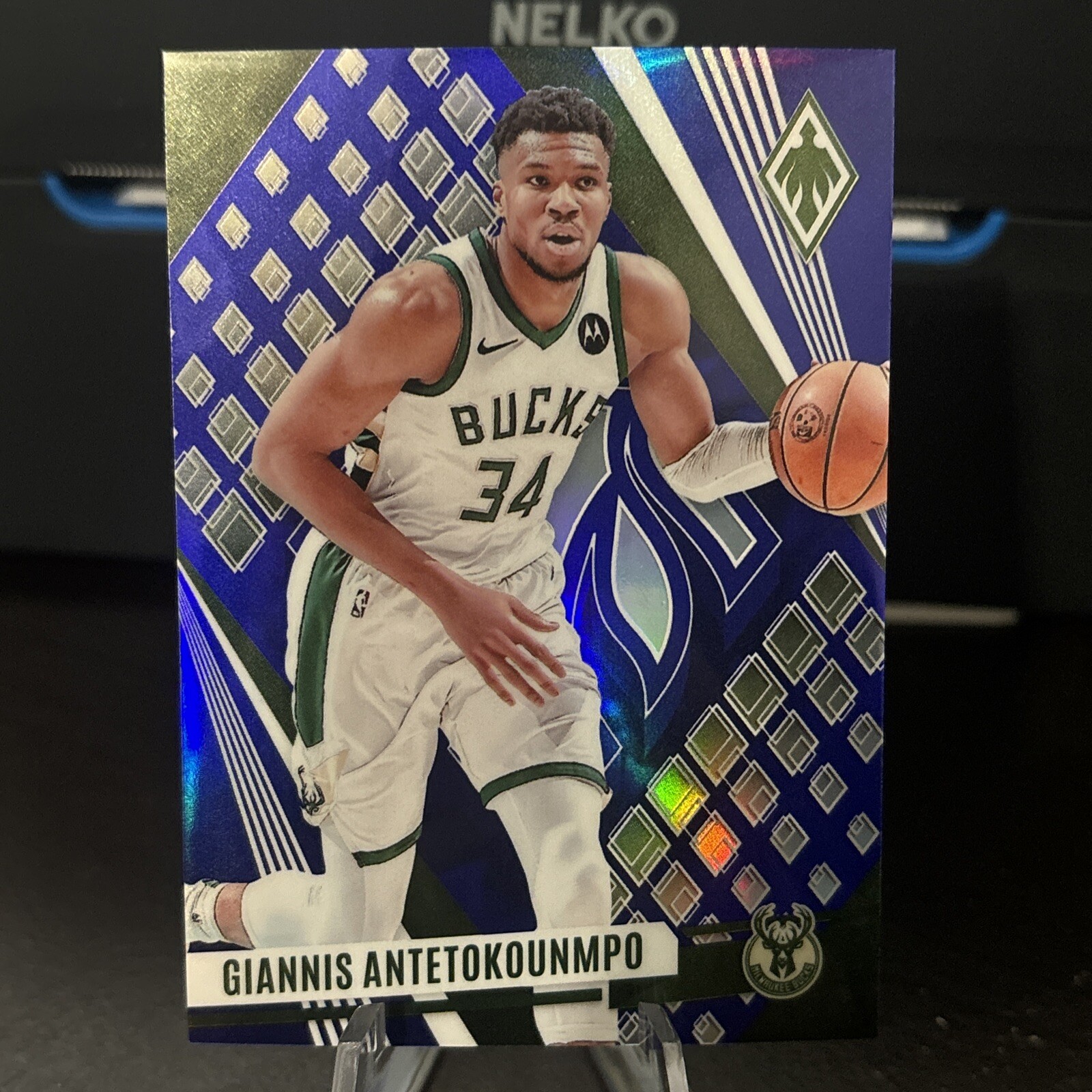 2023-24 Panini Phoenix - Blue #176 Giannis Antetokounmpo /35 Bucks