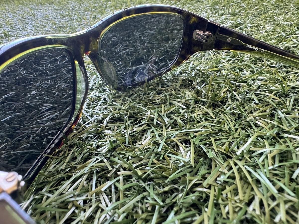 Oakley Disobey Sunglasses Tortoise Green With Hard Case and  display picture 3