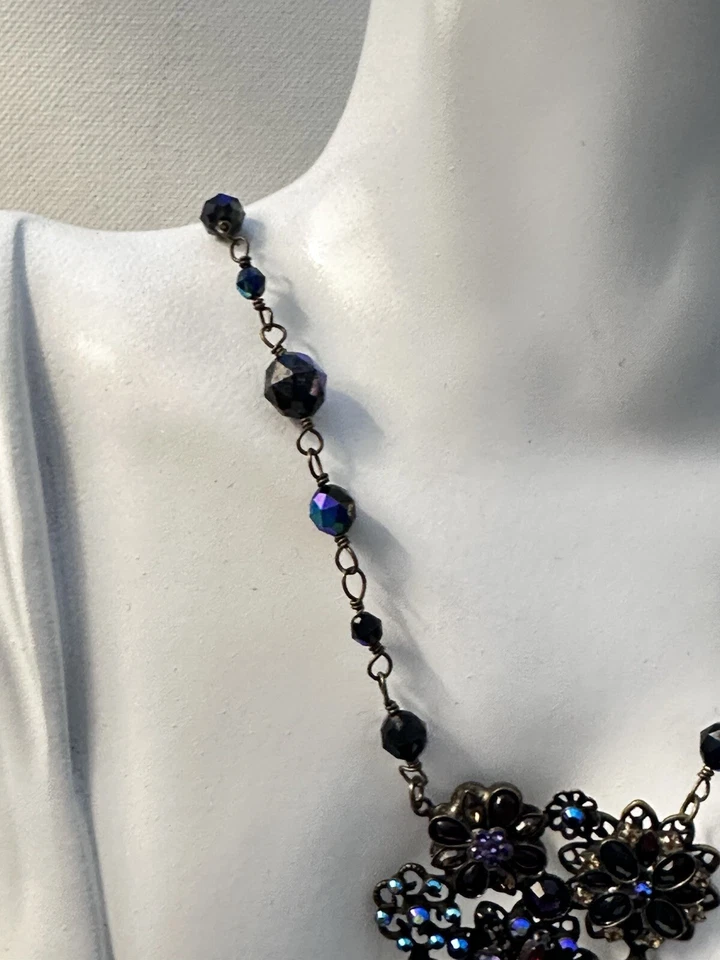 Collar Colgante Vintage Sorrelli Tono Bronce Azul Medianoche Negro ABC Cristal Encaje Foto 4 de 4