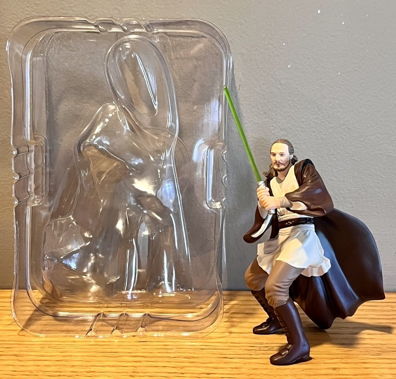 Qui-Gon Jinn Hallmark Keepsake Star Wars Christmas tree Ornament 2000 TPM menace