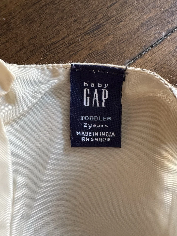 Baby Gap Girl’s Gold Jacquard Metallic Dress Size 2T - Image 3 of 4