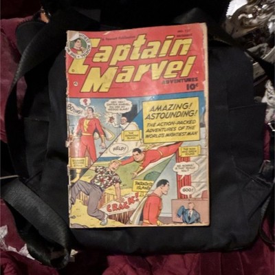 Fawcett Publications Captain Marvel Adventures #117 Golden Age Color Comic Book