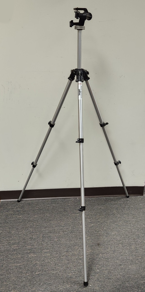 Vintage Bogen Manfrotto 3001 Aluminum Tripod w/ 3025 3-D Head