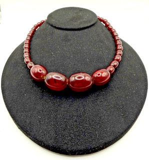 Antique Cherry Amber Bakelite Graduated Bead Necklace Internal Streaking 33.2g