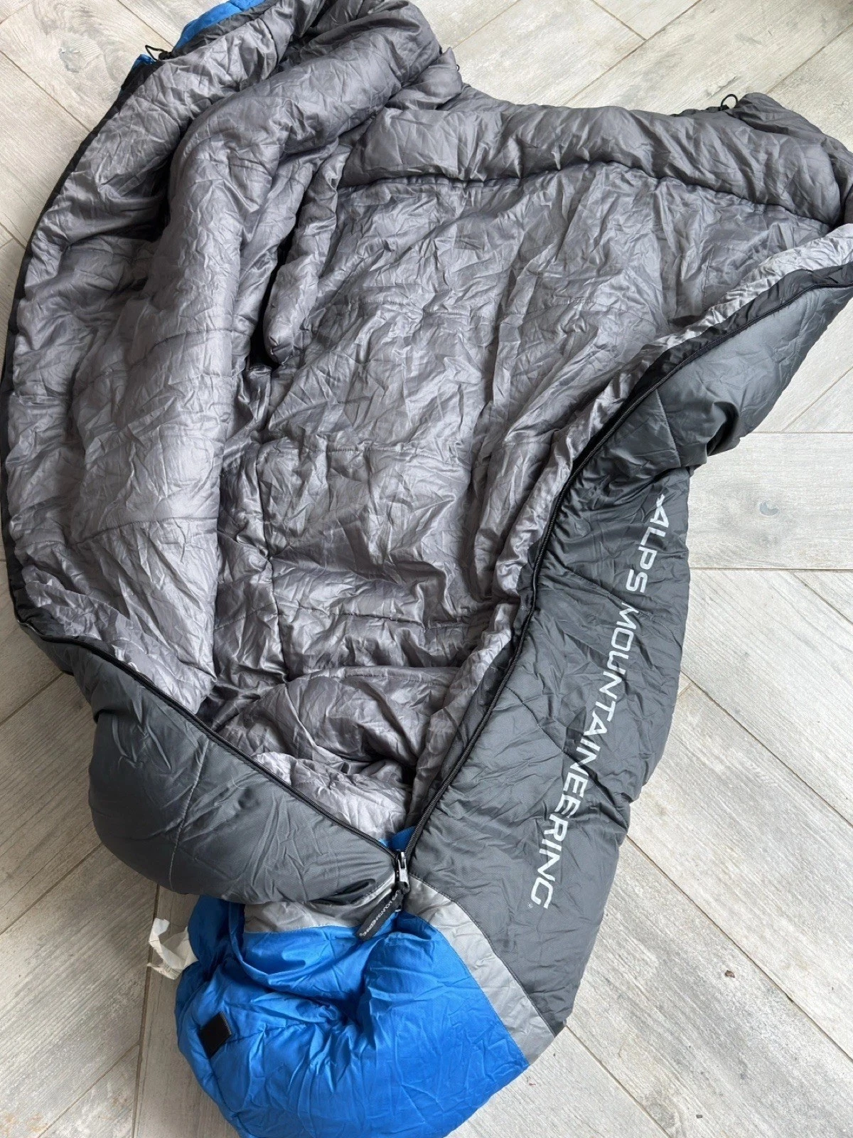 Alps Mountaineering Sleeping Bag Blue Grey 32F Used Good Condition w/sack
Opens in a new window or t