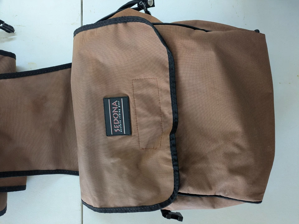 Bolsa de sillín de nailon marca Sedona Western Riding Gear marrón caballo equino Foto 2 de 4