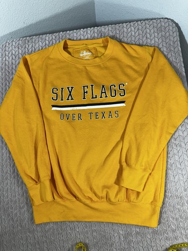 Six Flags Over Texas Yellow Graphic Print Knit Pullover Sweatshirt Men's L