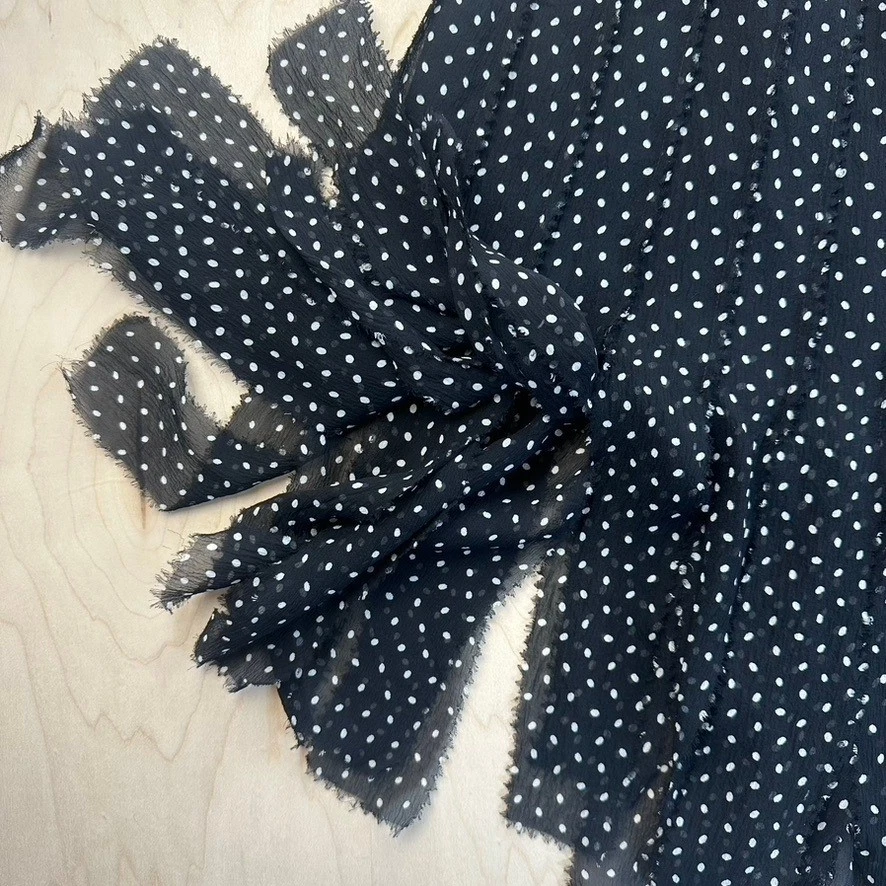 Falda para mujer Dana Buchman negra a lunares 100 % seda acampanada dobladillo talla 8 Foto 2 de 4