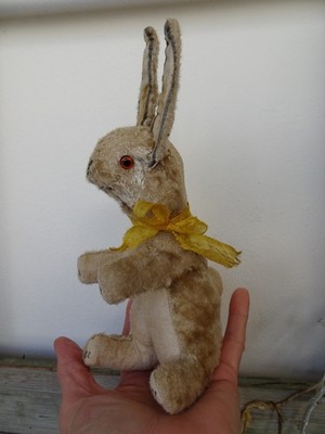 antiker französischer, Seidenplüsch & Stoff, ml, bettelnder Hase, Osterhase, Holz gefüllt.