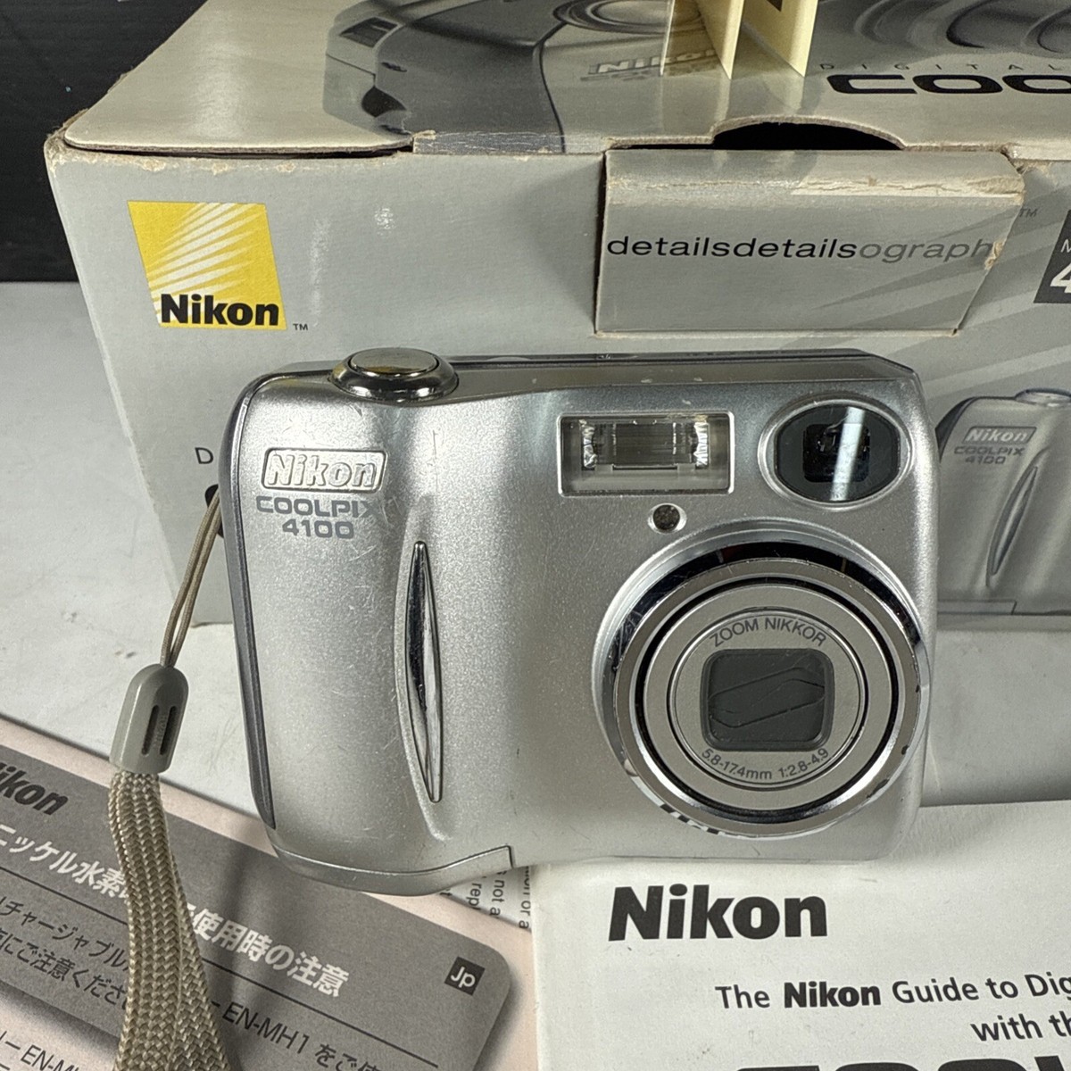 woka 　Nikon COOLPIX 4100 シルバー 本体とガイド woka Nikon COOLPIX 4100 シルバー 本体とガイド Nikon: Coolpix