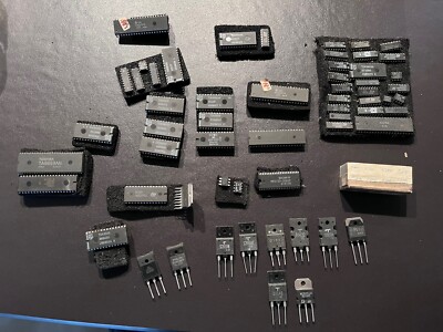 Konvolut Diverse Schaltkreise, ICs Und Transistoren. Phillips, Siemens, 