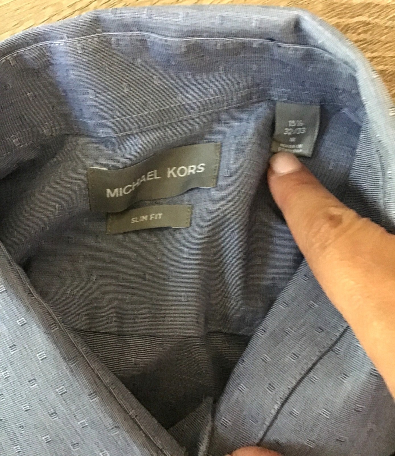 MICHAEL KORS- SOLID Button-Down Shirt Men's Neck Sz15.5 Business Casual- MEDIUM thumbnail 3