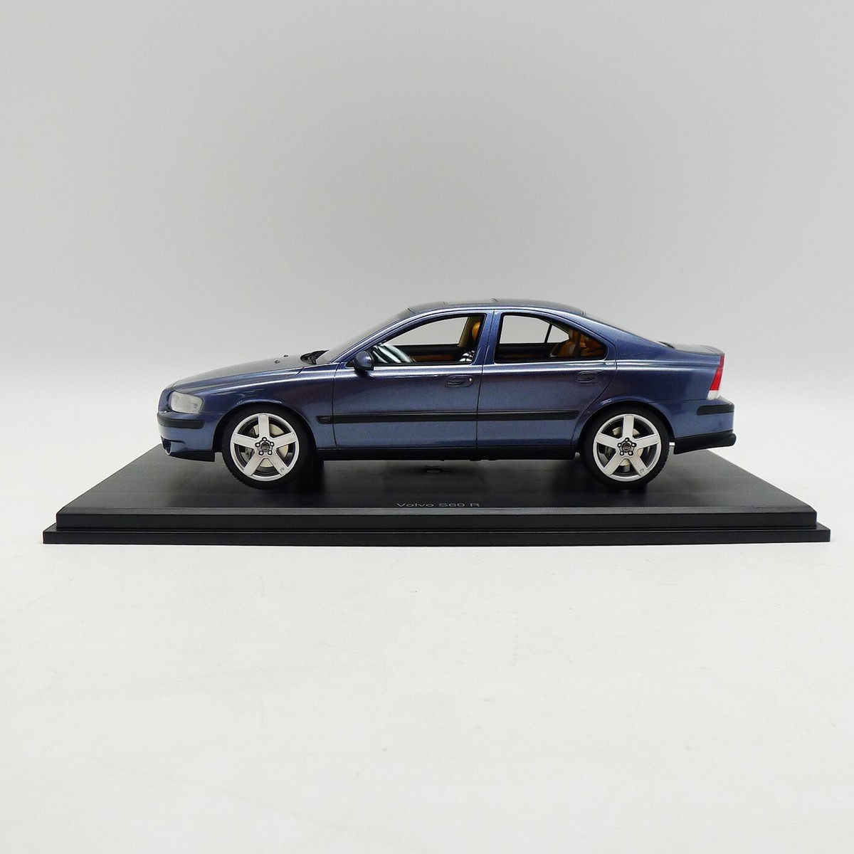 1 /18 Volvo S60 R Blue Color Resin Model car By DNA Collectibles