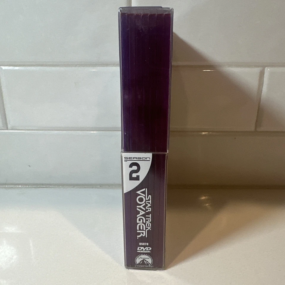 Star Trek: Voyager - Complete Second Season (DVD, 2004, 7-Disc Set)  - Image 4 of 4