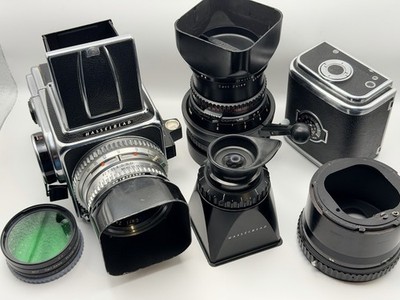 Updated! Hasselblad 500c kit 80mm f2.8 150mm f4 2 backs and chimney finder +more