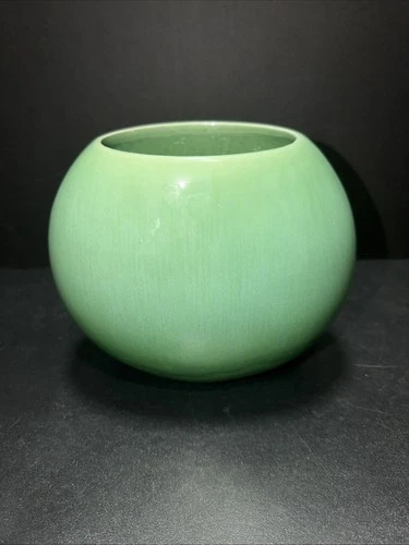 HAEGER GREEN VASE