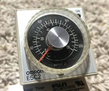Omron E5C2-R20J-10 Temperature Controller