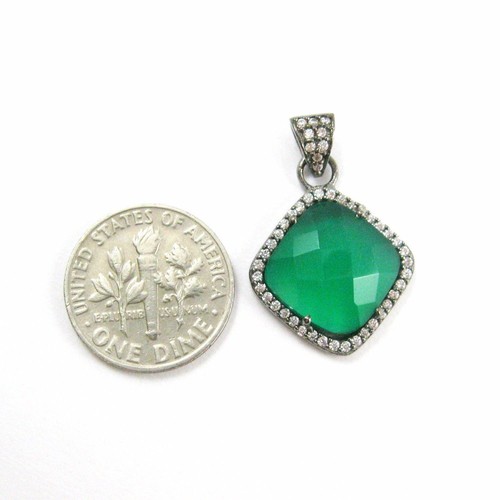 Colgante de gemas de bisel de ónix verde plata oxidada, pavimento de circonio cúbico 17 mm - Imagen 2 de 4
