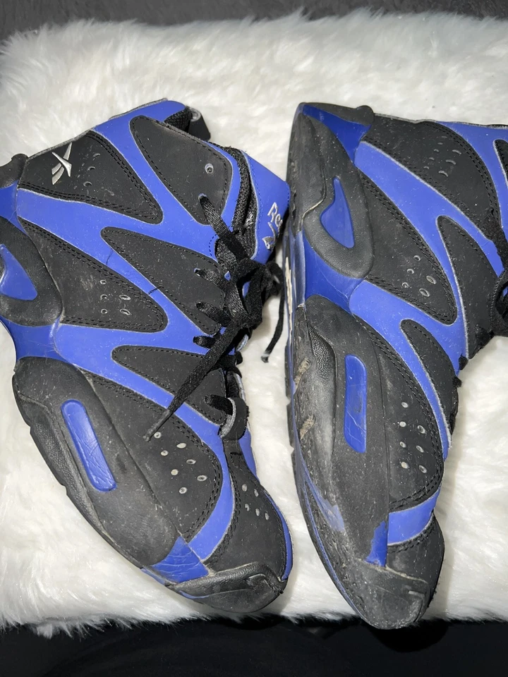 Reebok Athletic sneakers shoes, Black Blue,  kids Boys Size 5 - Image 2 of 4