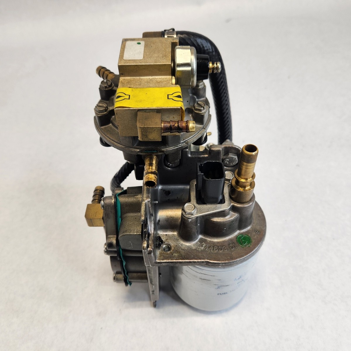Johnson Evinrude Outboard 1999 90hp Fuel / Oil pump (B2-4/5