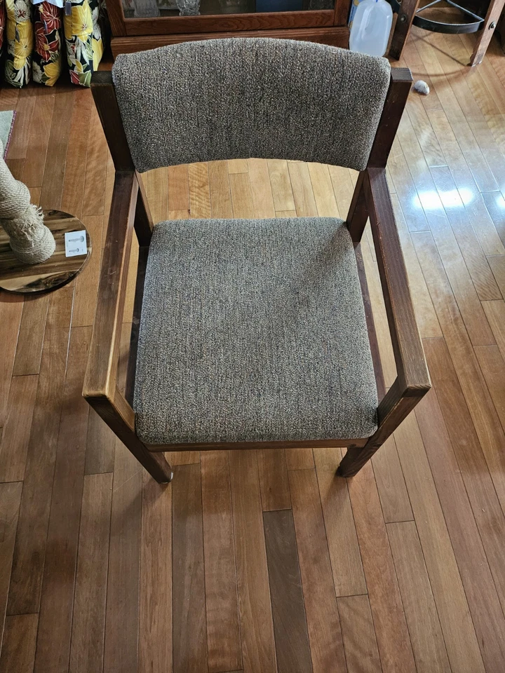 Набор стульев из 6 предметов. Сделано "This End Up" 2 с руками недавно повторно обивка - Изображение 2 из 2