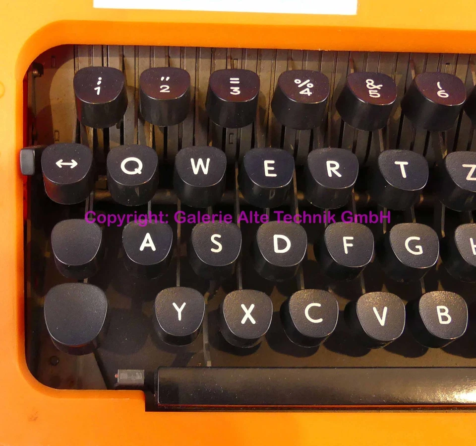 Robotron Cella Portable - Schreibmaschine alt antik - Samlg. C Berlin 2607 - Bild 4 von 4