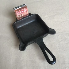 ANTIQUE GRISWOLD CAST IRON SQUARE SKILLET ASHTRAY #770 WITH MATCH HOLDER USA