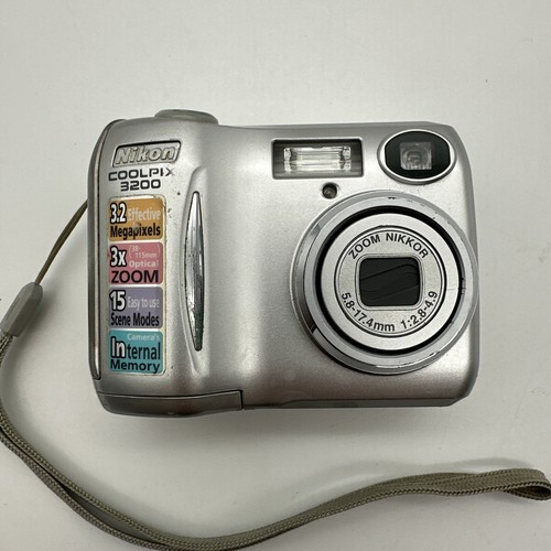 Nikon COOLPIX E3200 3.2MP 3X Zoom Nikkor Lens Digital Camera- Tested