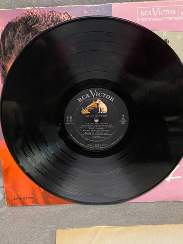 VINTAGE VINYL LP ELVIS PRESLEY SOMETHING FOR EVERYBODY RCA LPM2370 HIGH FIDELITY - Picture 4 of 8