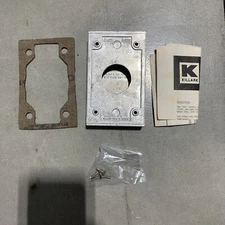 Killark Series FCLN 2-5/32" Dia Receptacle D-11904A Spring Hinged Cover NOB