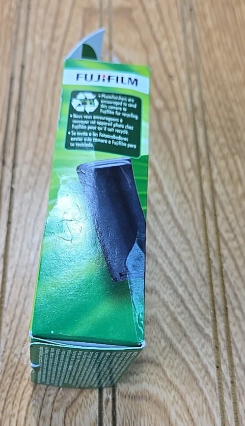 Fuji Film Camera Quick Snap Flash 27 Exposure 400 Speed Color 11/2024 Disposable - Image 3 of 4