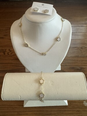 White CLOVER GOLD TONE 3 Piece Set: ADJUSTABLE NECKLACE, Bracelet & Earrings New