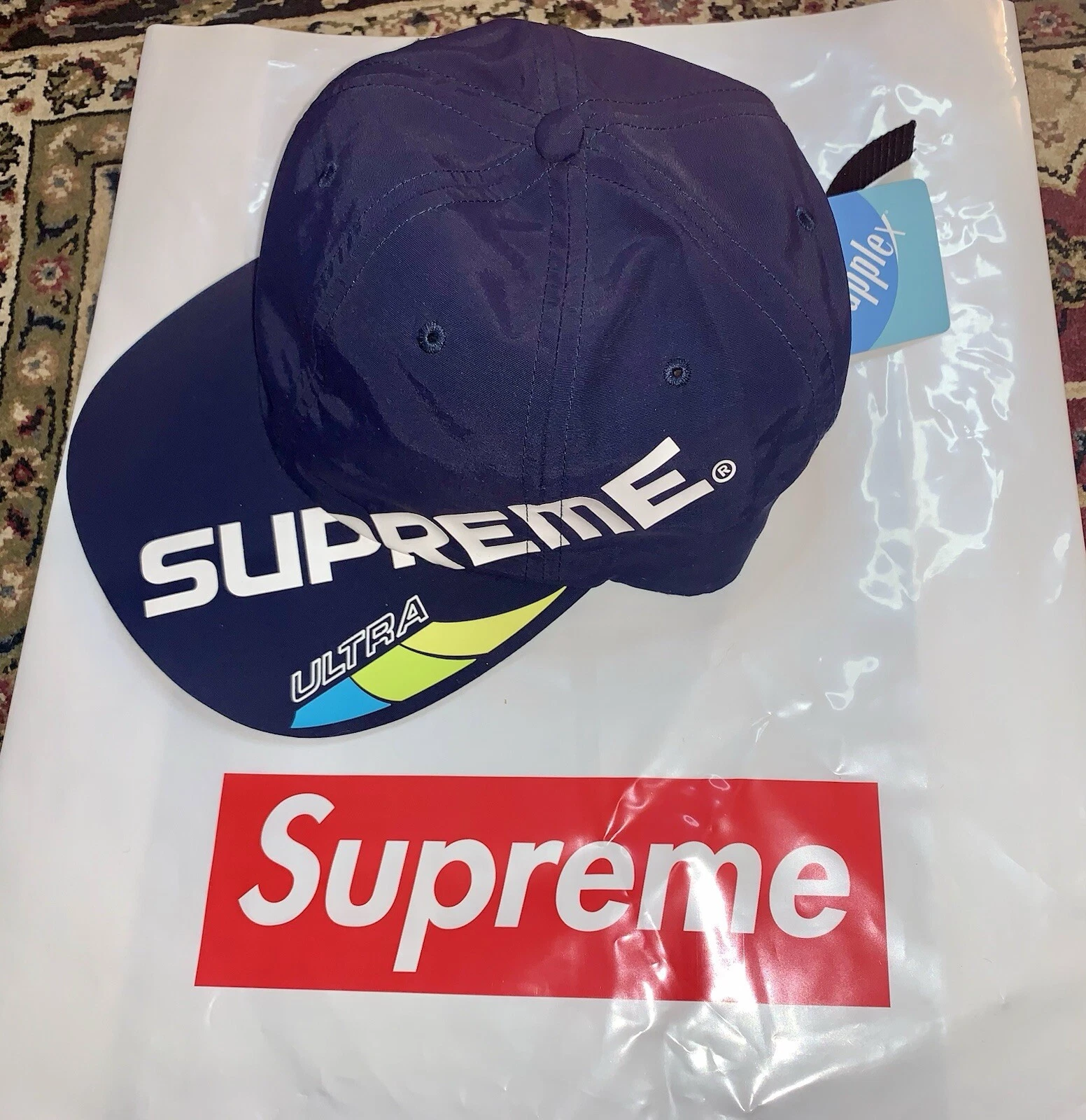 Chapeau Supreme Ultra 6 panneaux bleu marine neuf Supplex FW21