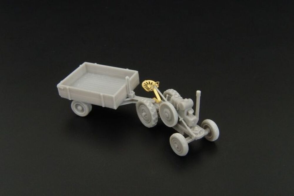 Hauler Models HTT120067 - 1:120 Tractor Svoboda with Trailer - Accessories
