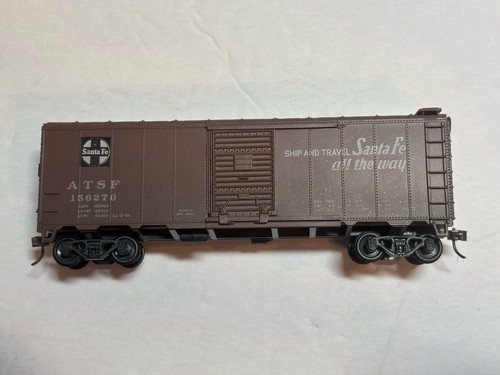 Coche de caja Athearn escala HO 40’ Sante Fe ATSF 256270 Chief con Kadees | Zustand: Used