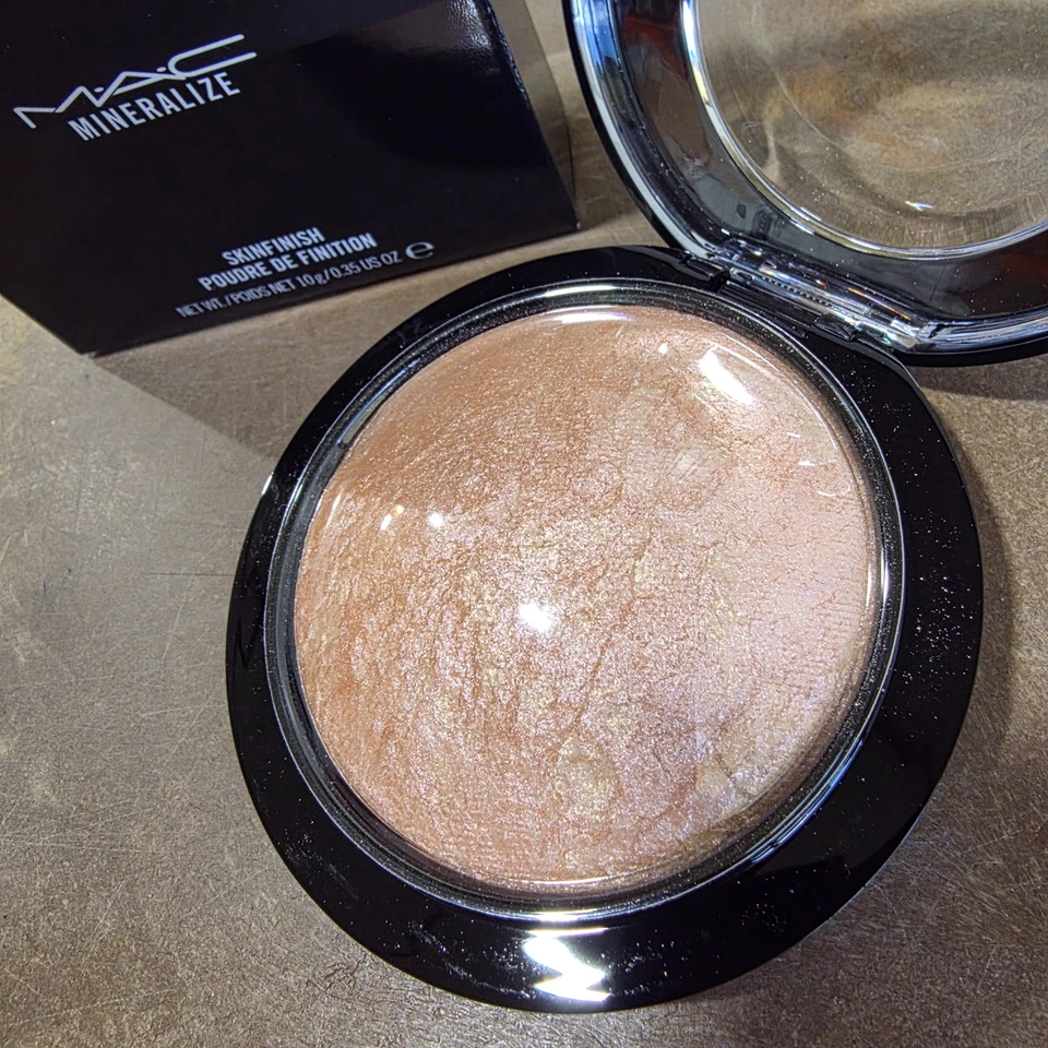 MAC Mineralize Skinfinish SOFT & GENTLE 10g / 0.35oz *NEW WITH BOX* - Image 2 of 3