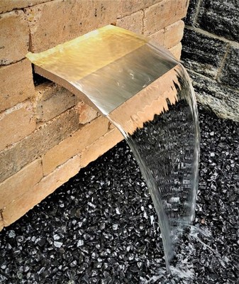 Wasserfall 30 cm langer Auslauf aus Edelstahl matt geb. LED-Beleuchtung Speyer