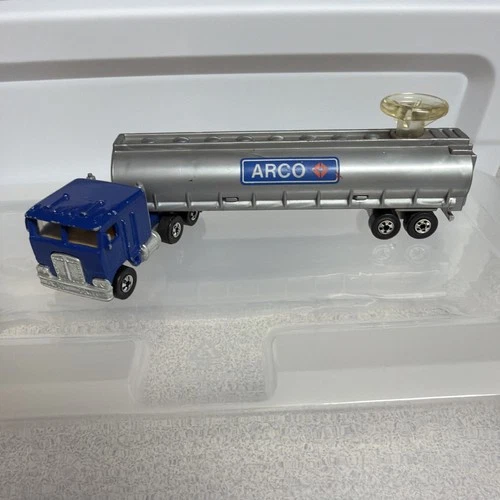 Hotwheels Vintage Steering Rig Arco Tanker from Truck Stops Oil Refinery Set
