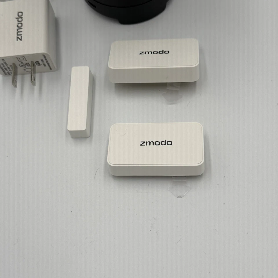 Zmodo Pivot 1080p 360° Rotating Security Camera All-in-One Smart Home Black Used - Image 2 of 4