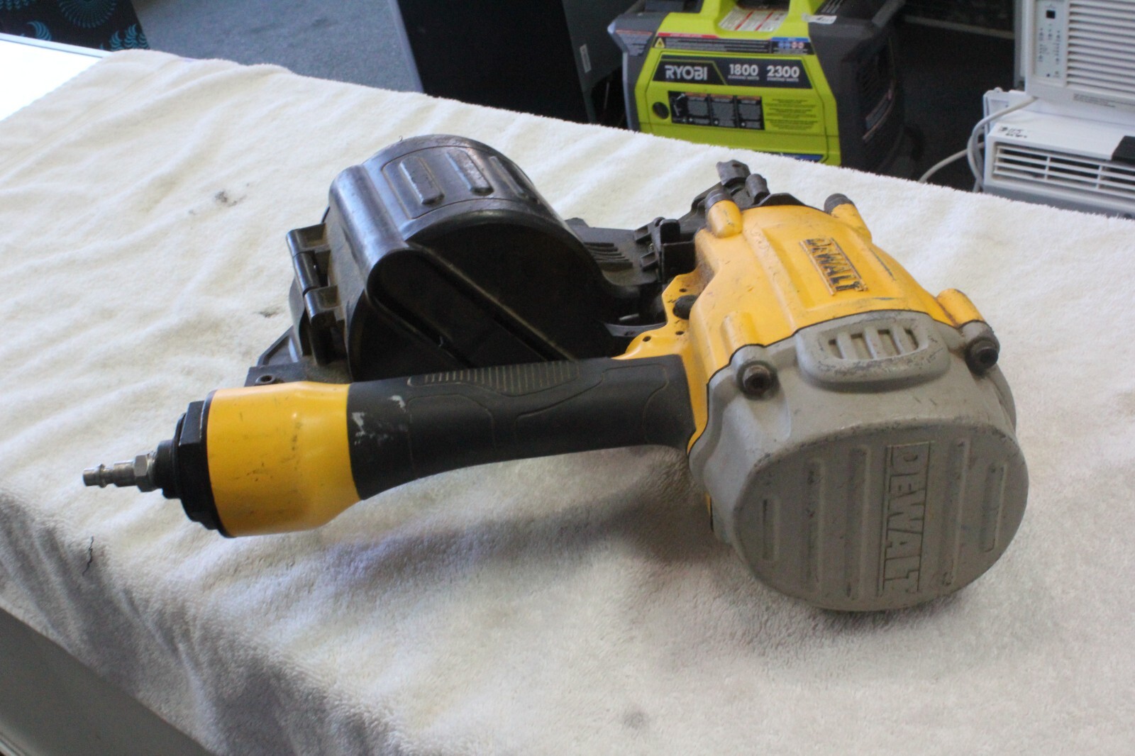 PreOwned Dewalt DWF83C Pneumatic 15° Coil Framing Nailer eBay