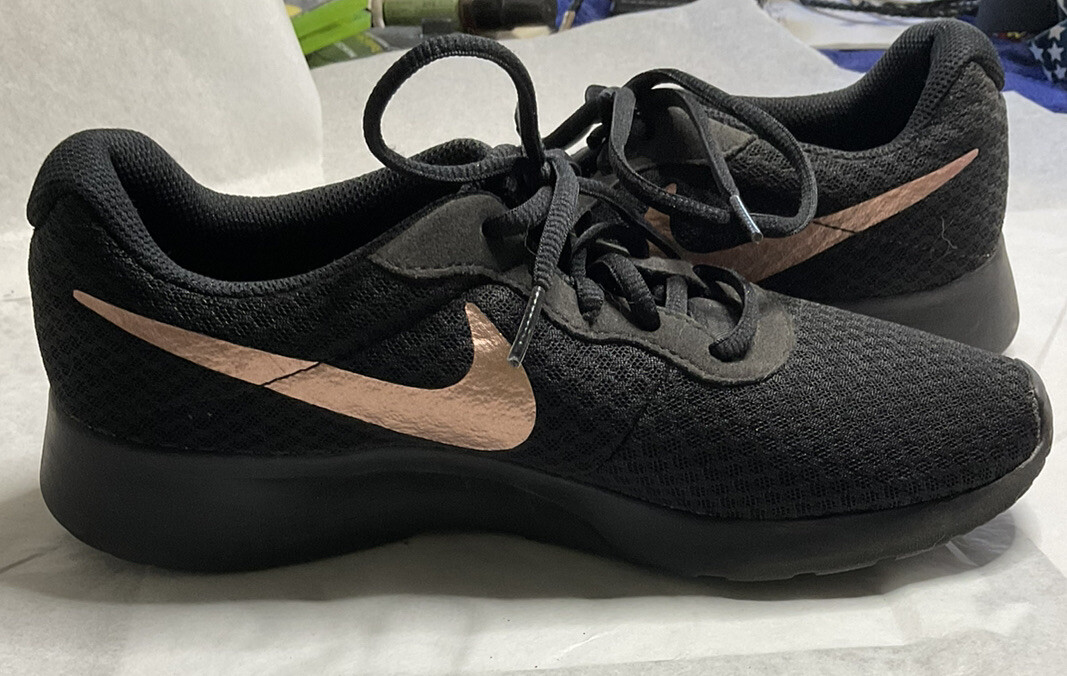 Nike Women's Tanjun Running Shoes Black Rose Gold Size 8 | eBay