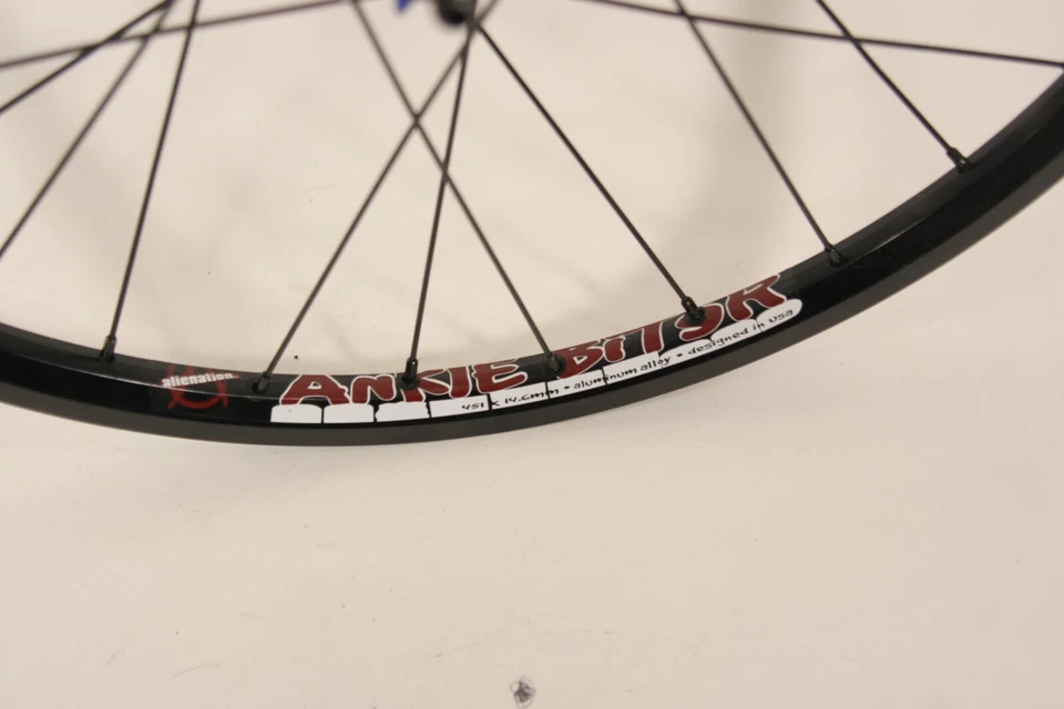 Rueda trasera SE 20x1 1/8 28h llanta alienación hueca 3/8 eje buje 14T Cass R78 Foto 2 de 4