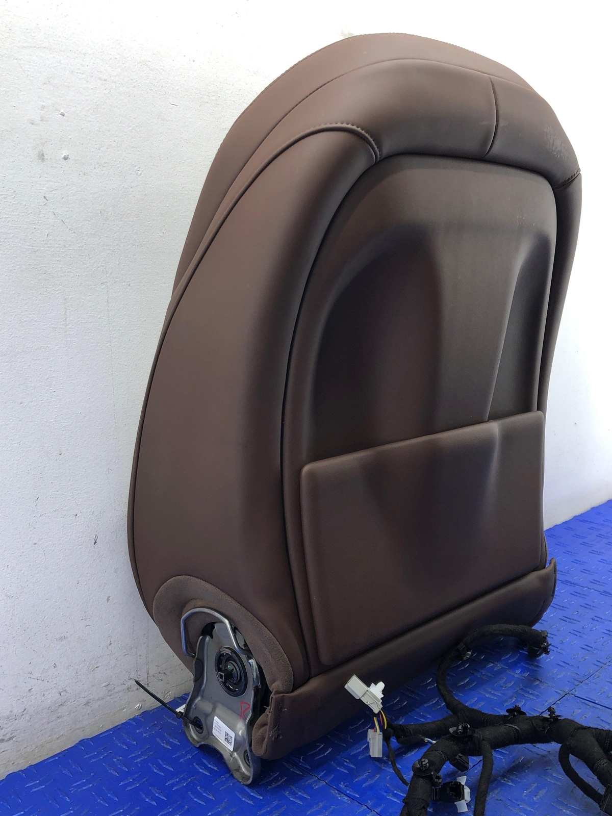2023 MASERATI GRECALE FRONT RIGHT UPPER SEAT CUSHION BROWN LEATHER NO BAG